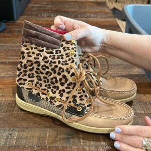Sperry Top Siders leopard with red lining, never worn, no tags, no box, size 8